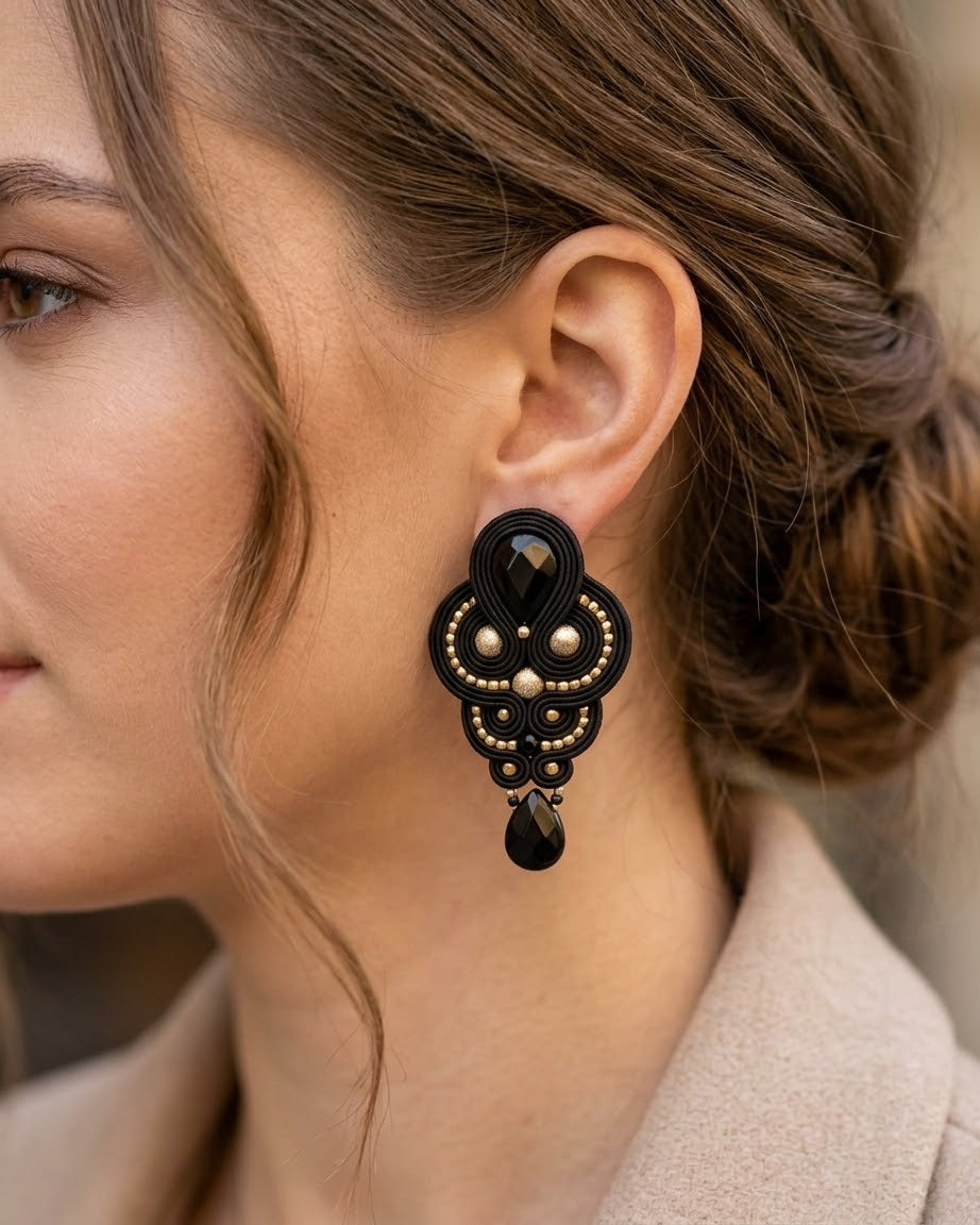 Fez - Cercei Soutache Cu Auriu & Onix Negru 